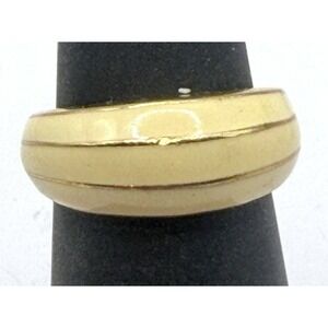 Vintage Crown Trifari Gold Tone Cream Enamel Dome Ring Size 5.75